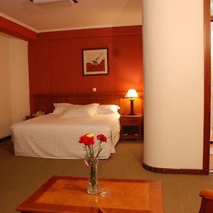 Adot Tinna Hotel